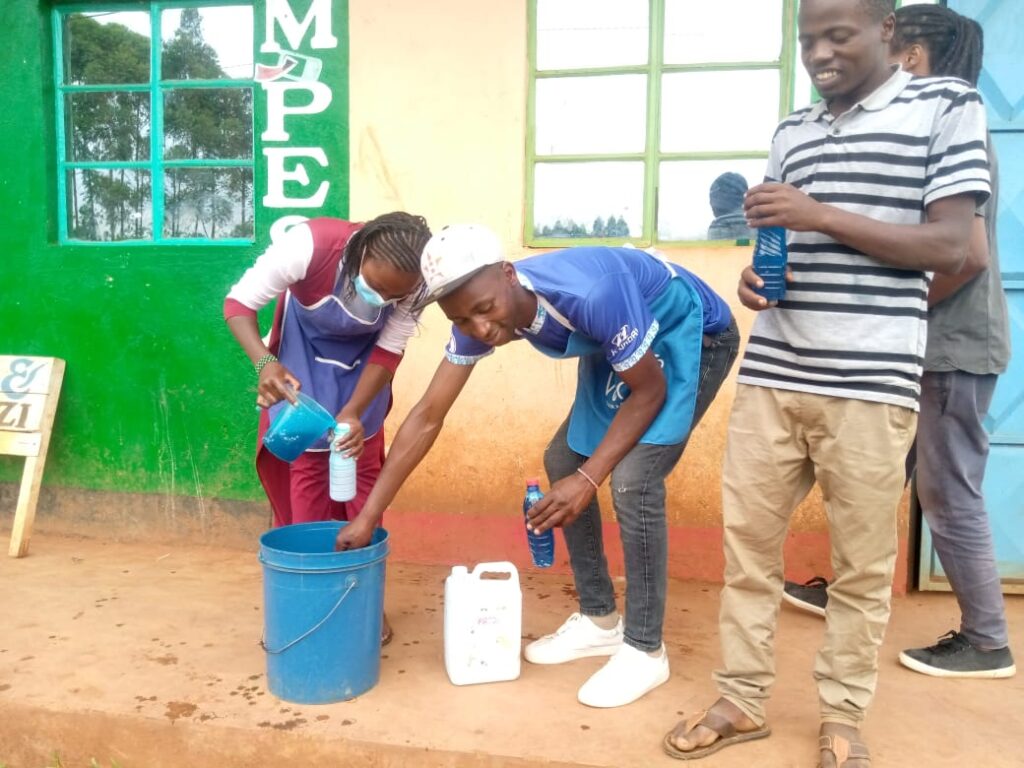 Soap making training for Mathira mirror youth group